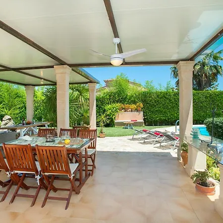 Vila Owl Coloma - Luxury Retreat With Huge Pool